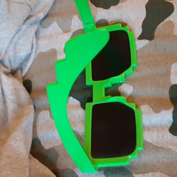 ROBLOX SUNGLASSES NRMINT CONDITION - Picture 4 of 6